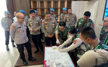Kapolda dan PJU Polda Kalteng Jalani Tes Urine, Tegaskan Komitmen Perangi Narkoba