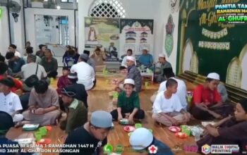 Selama Ramadan 1447 H Masjid Jami Al Gufron Kasongan Gelar Kajian Keislaman dan Buka Puasa Bersama