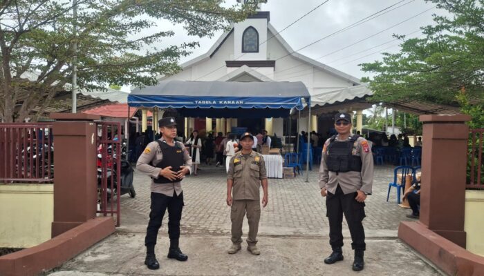 Polisi Hadir dengan Sentuhan Humanis, Ibadah Jumat Agung di Palangka Raya Berlangsung Aman dan Khusyuk