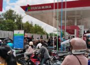 Antrean BBM di Kota Palangkaraya Kian Parah