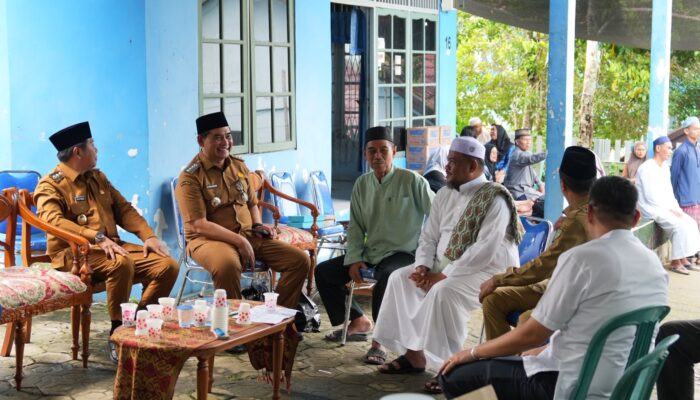 Bupati Barito Utara Takziah ke Rumah Duka Istri Eks Pj Bupati Murung Raya