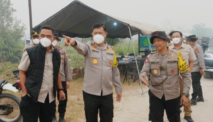 Api Padam di Permukaan, Polda Kalteng Basahi Lahan Gambut dengan X-Fire