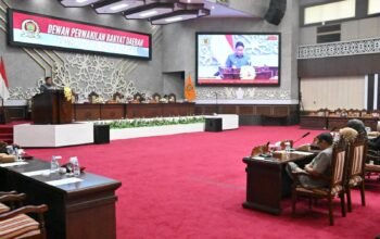 Wagub Kalteng Serahkan Raperda Perubahan APBD 2026 ke DPRD